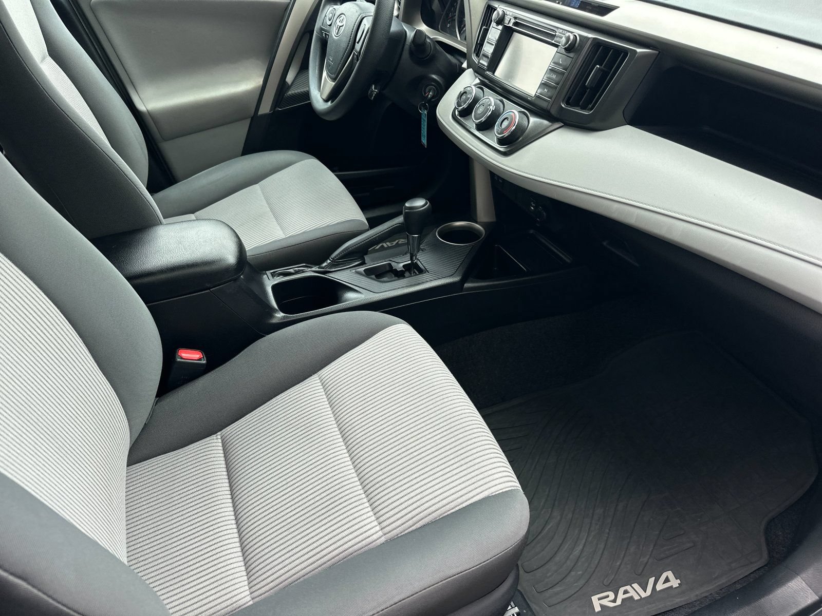 Used 2013 Toyota RAV4 LE AWD/4WD image 15