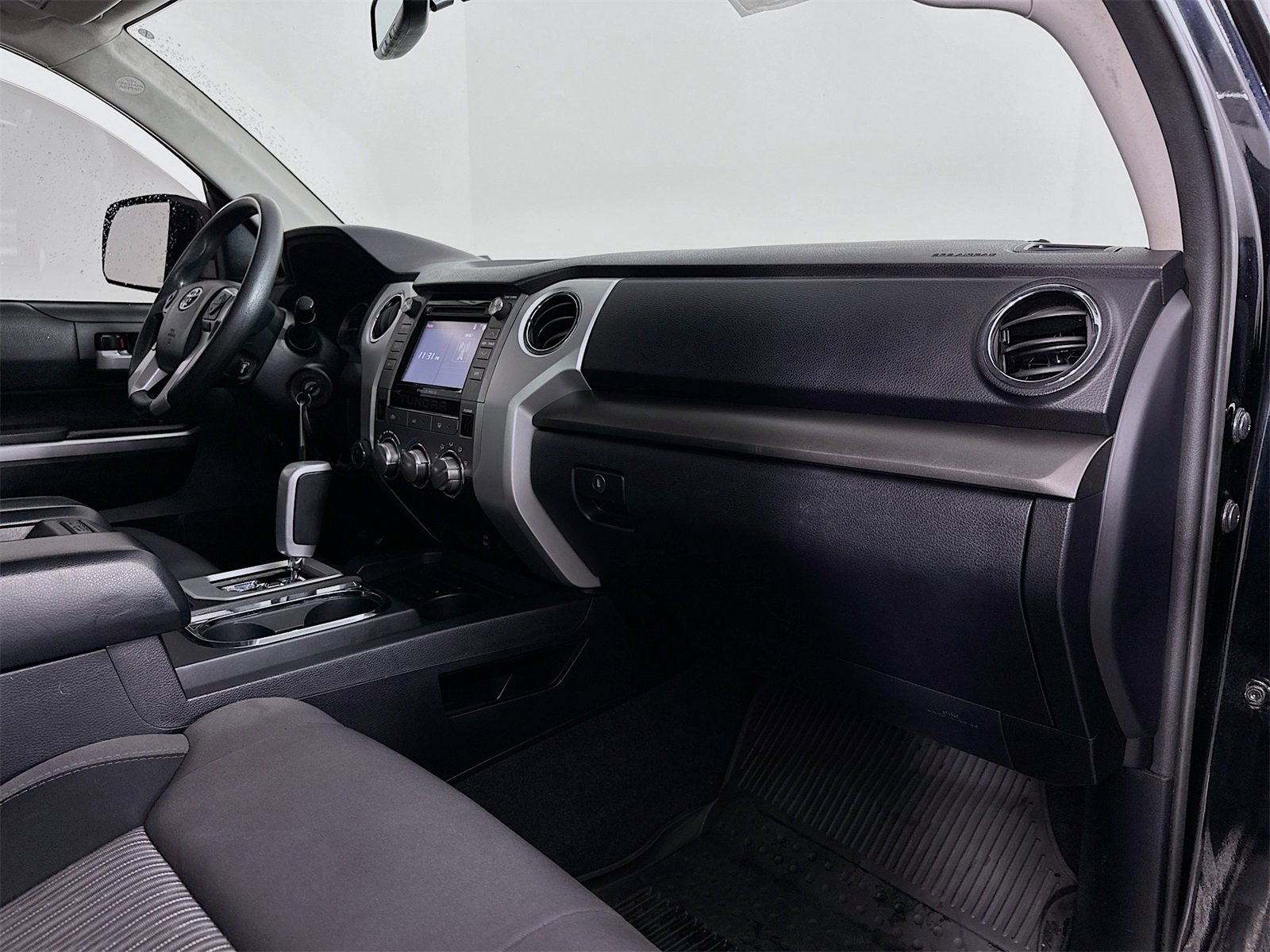 Used 2016 Toyota Tundra SR5 w/ SR5 Upgrade Package image 27