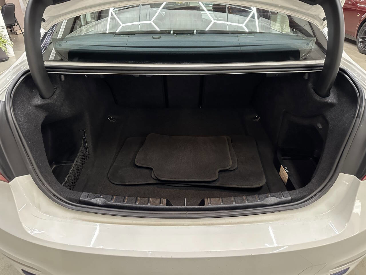 Used 2018 BMW 330i xDrive 330i xDrive AWD 4dr Sedan w/ Convenience Package image 8