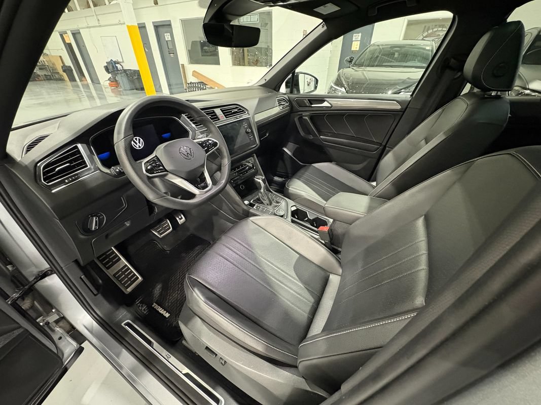 Used 2022 Volkswagen Tiguan SE R-Line AWD/4WD image 10