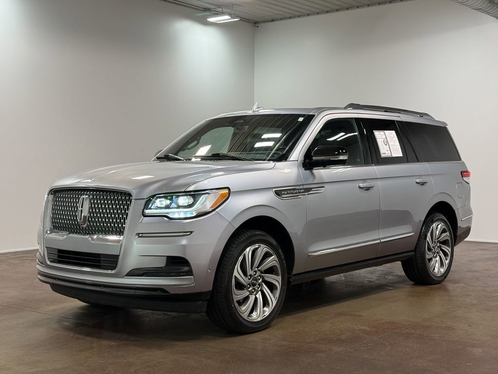 Used 2023 Lincoln Navigator Reserve image 28