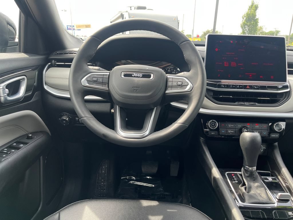 Used 2025 Jeep Compass Limited AWD/4WD image 44