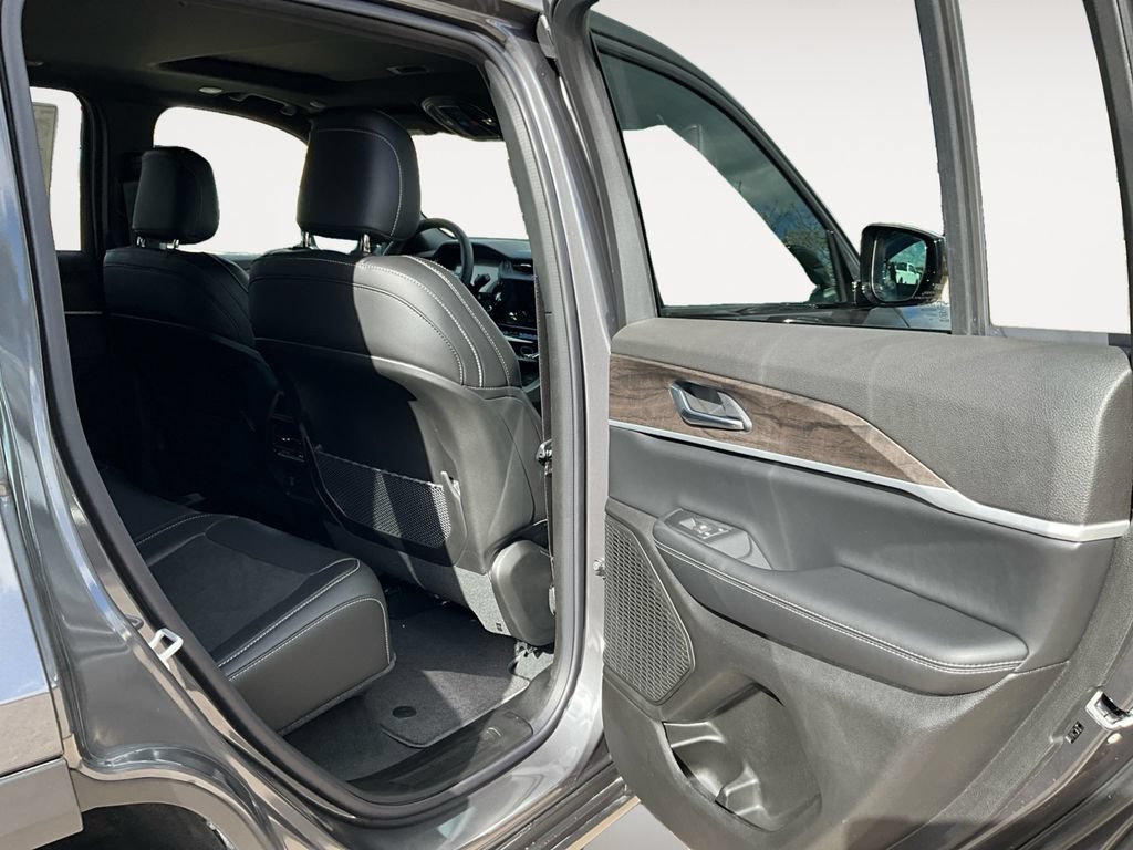 New 2026 Jeep Grand Cherokee Altitude AWD/4WD image 11