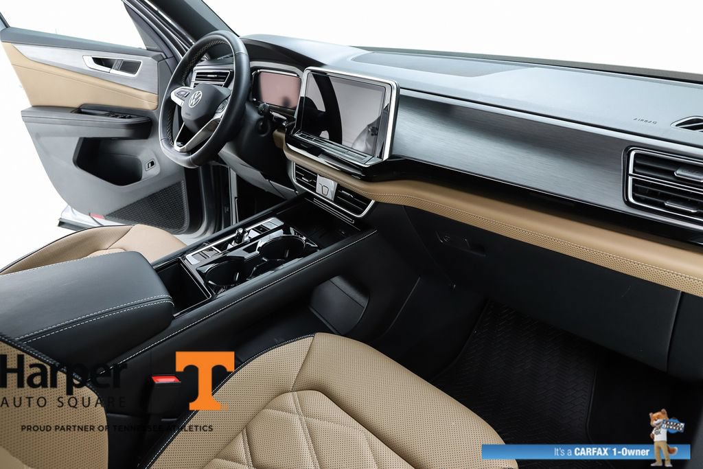 Used 2025 Volkswagen Atlas Cross Sport SE w/ Panoramic Sunroof Package AWD/4WD image 72