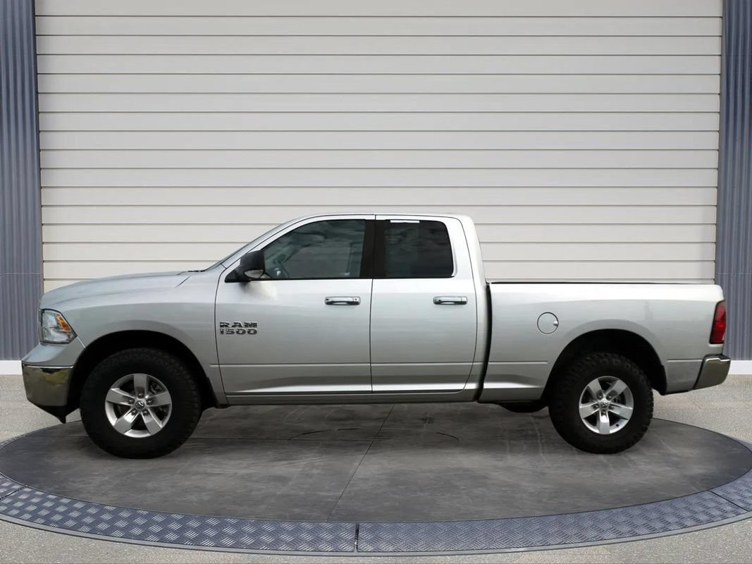 Used 2015 RAM 1500 Classic SLT w/ Luxury Group AWD/4WD image 4