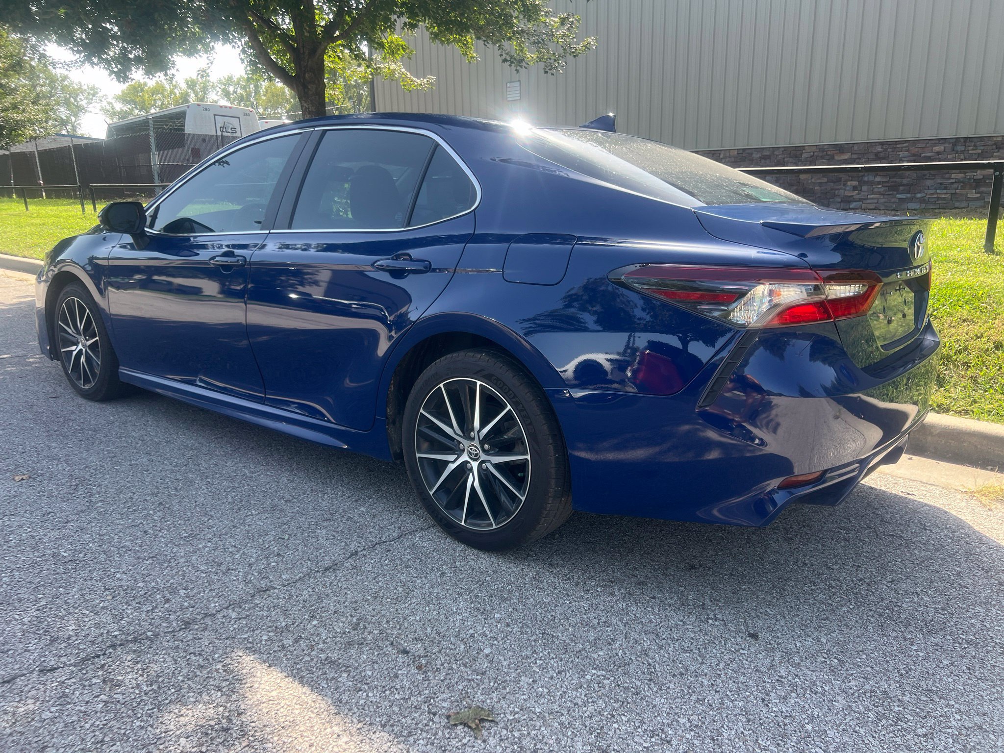 Used 2023 Toyota Camry SE w/ Convenience Package FWD image 7