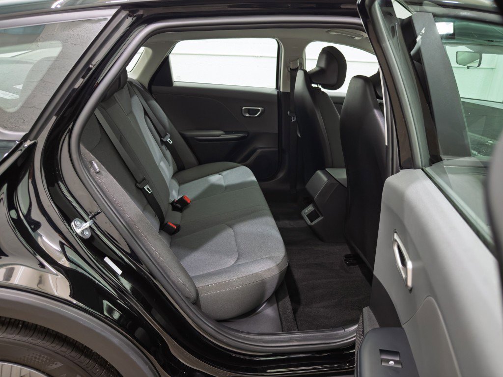 Used 2025 Kia K4 LX image 18