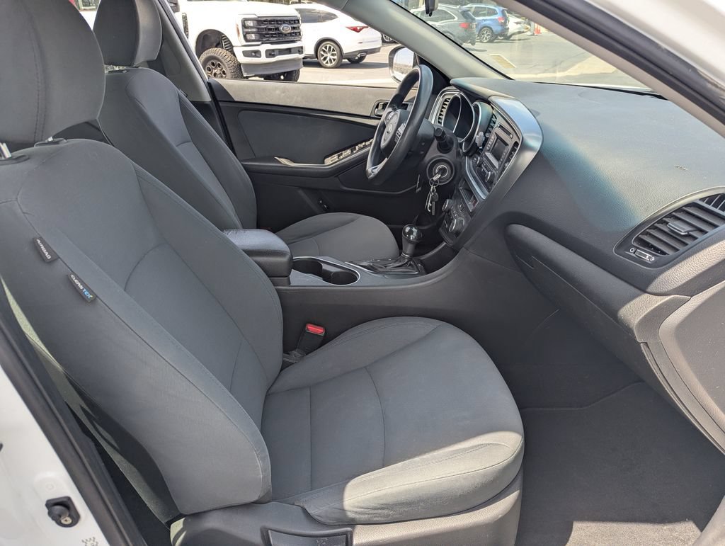 Used 2015 Kia Optima LX FWD image 29