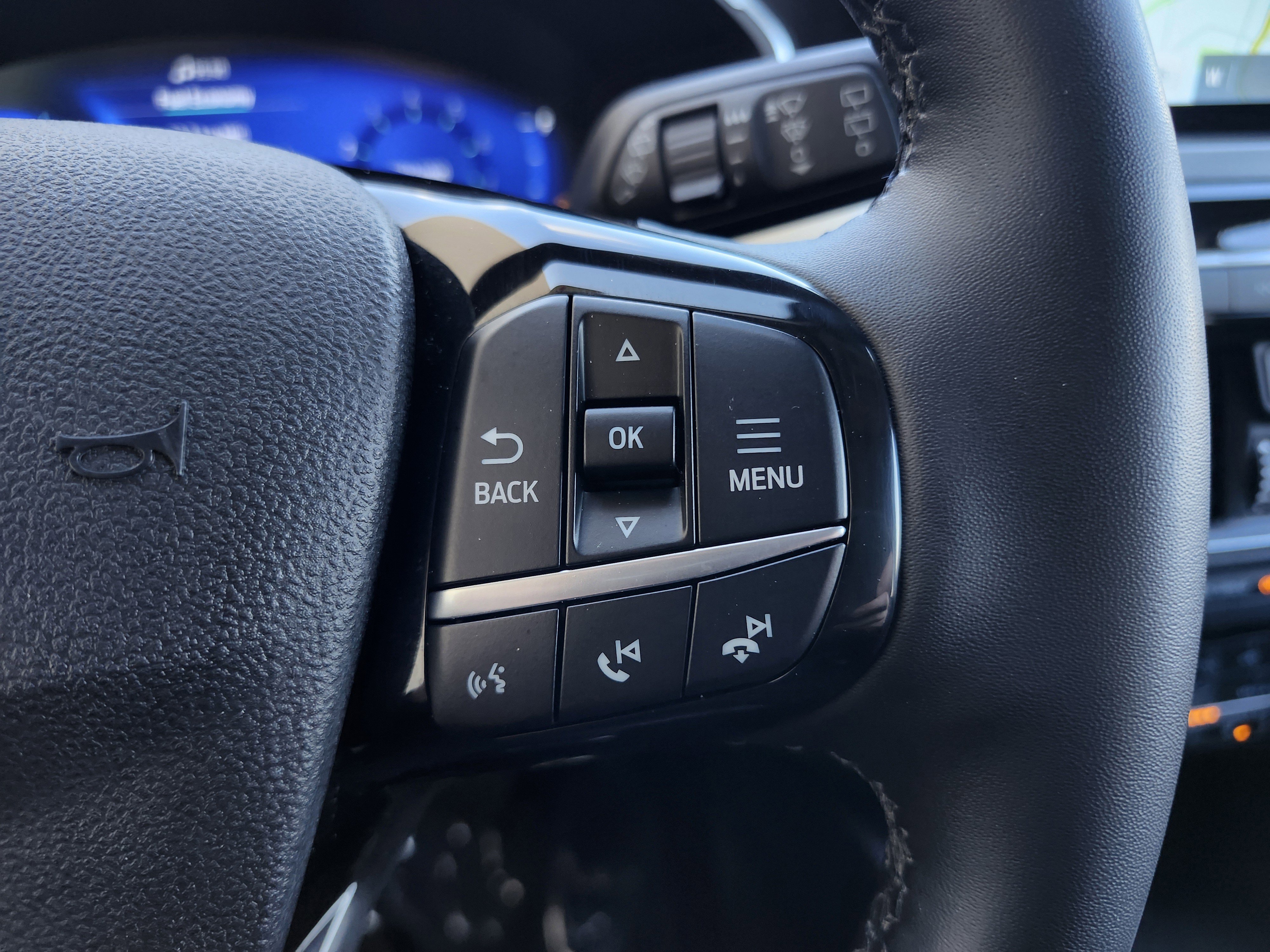 Used 2022 Ford Escape Titanium w/ Class II Trailer Tow Package image 13