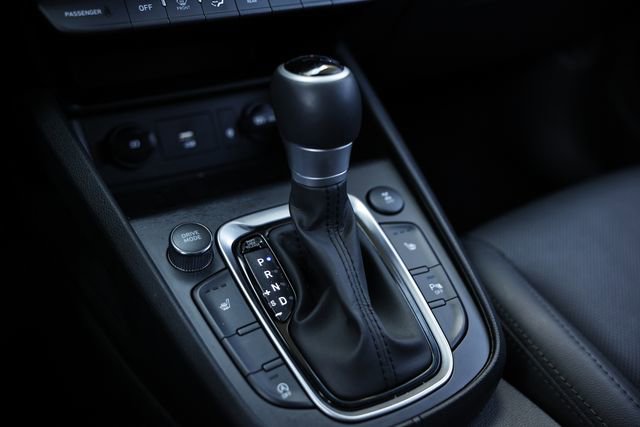 Used 2023 Hyundai Kona Limited image 41