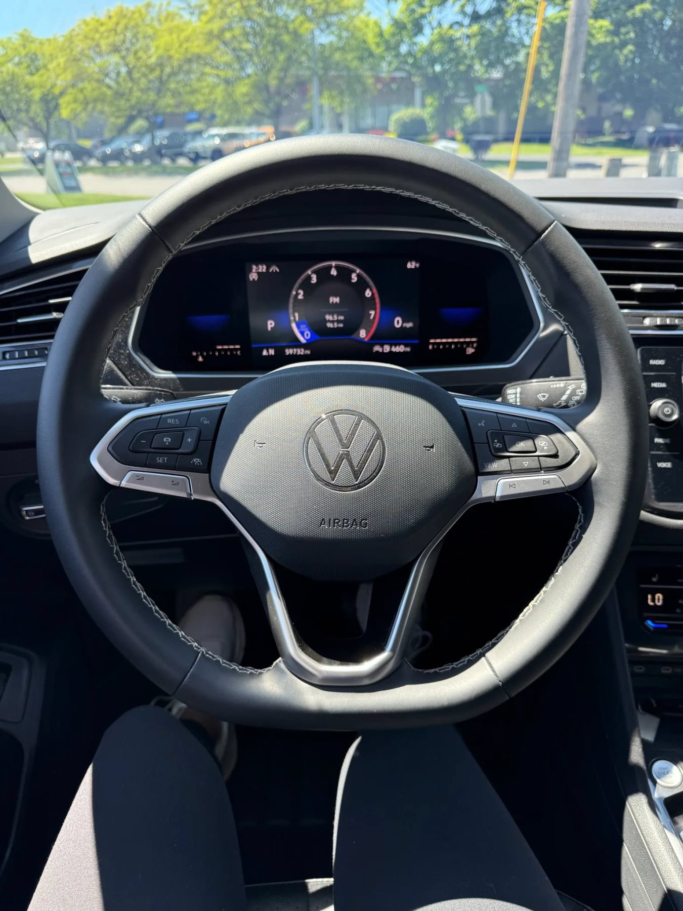 Used 2022 Volkswagen Tiguan SE AWD/4WD image 27