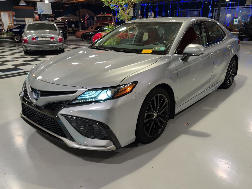 Used 2023 Toyota Camry XSE w/ Navigation Package FWD image 9