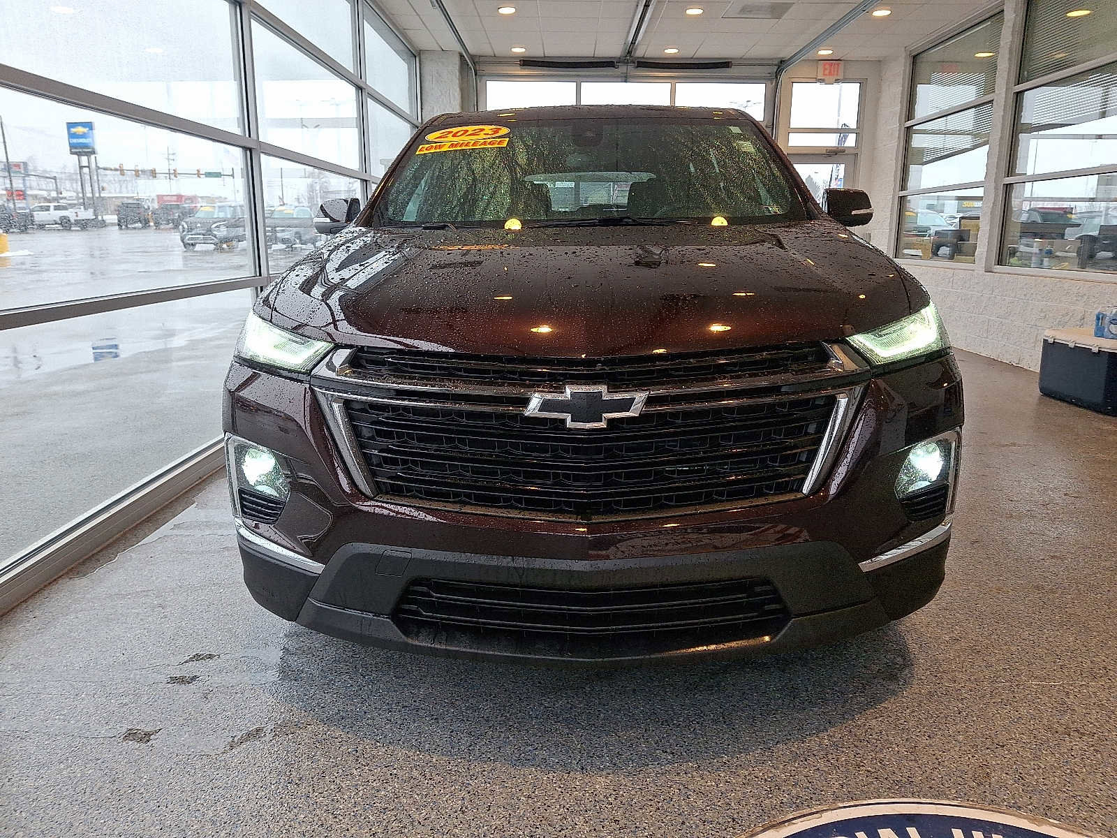 Certified 2023 Chevrolet Traverse LT w/ Midnight/Sport Edition image 2