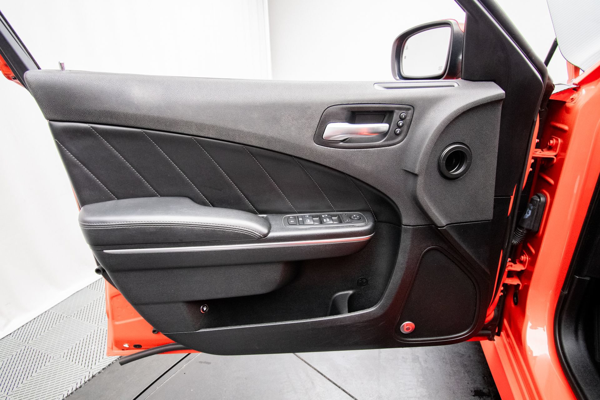 Used 2017 Dodge Charger R/T Scat Pack w/ Beats Audio Group RWD image 44