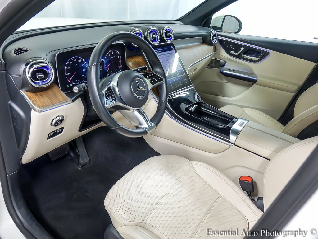 Used 2023 Mercedes-Benz GLC 300 4MATIC w/ Exclusive Trim Package image 10