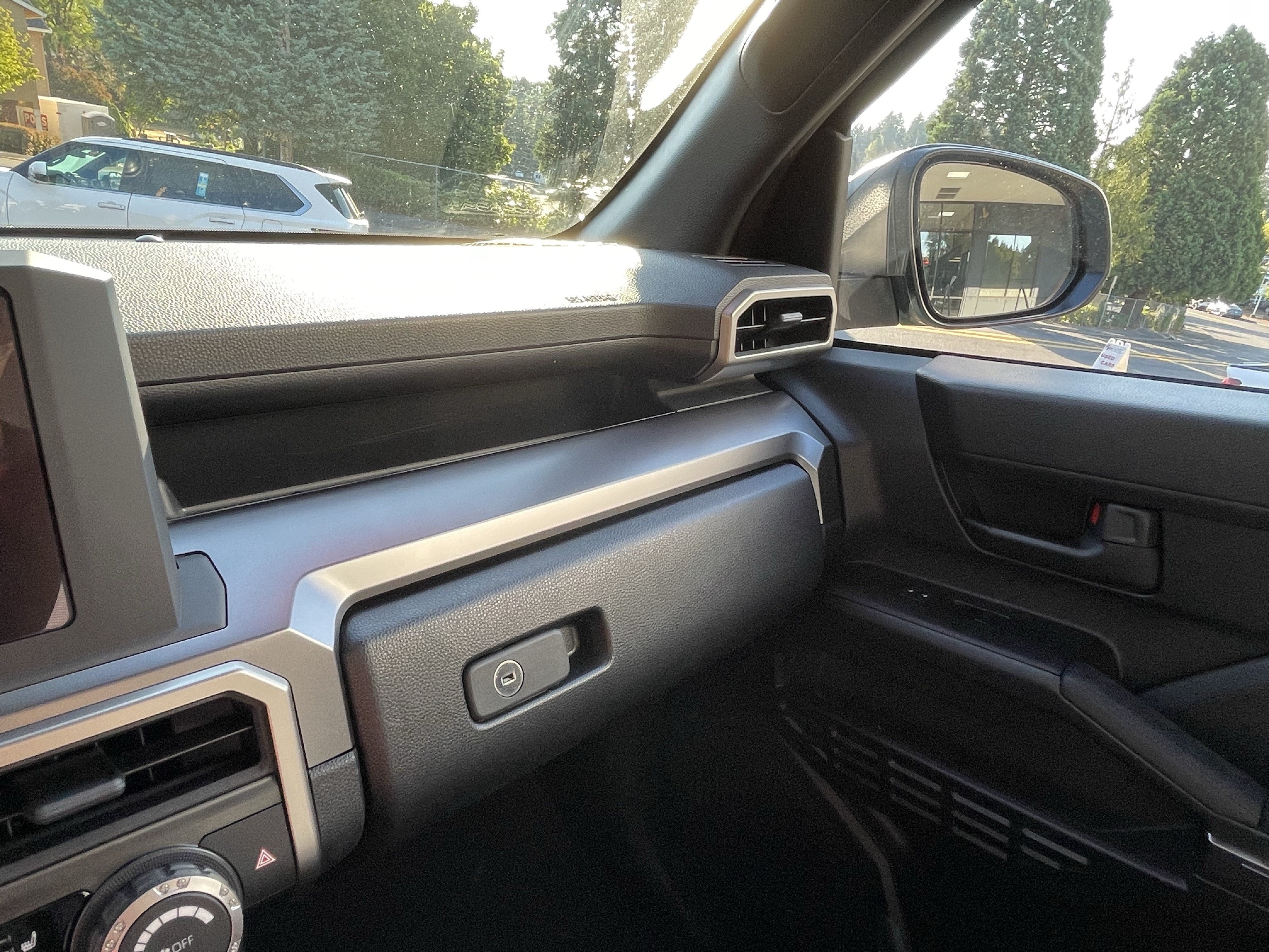 Certified 2025 Toyota 4Runner TRD Off-Road AWD/4WD image 24