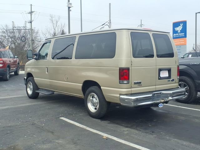 Used 2013 Ford E-150 and Econoline 150 XLT w/ XLT Premium Pkg image 5