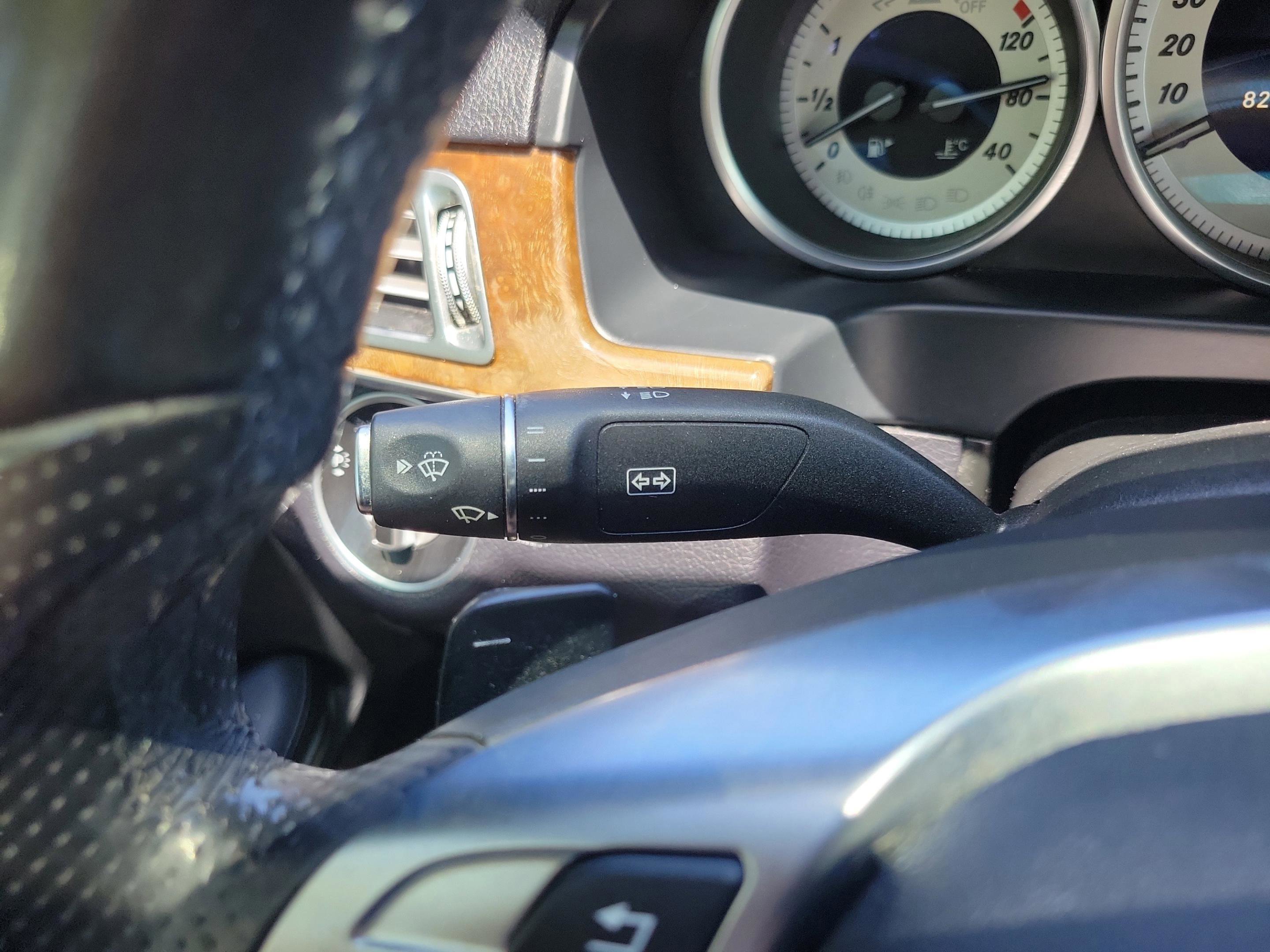Used 2016 Mercedes-Benz E 350 4MATIC Sedan image 24