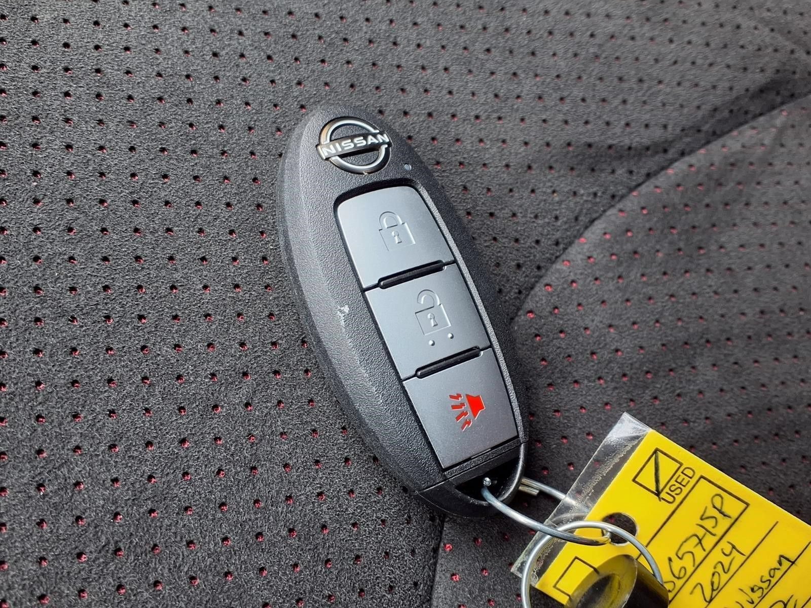 Certified 2024 Nissan Z Performance w/ Floor Mat Package RWD image 27