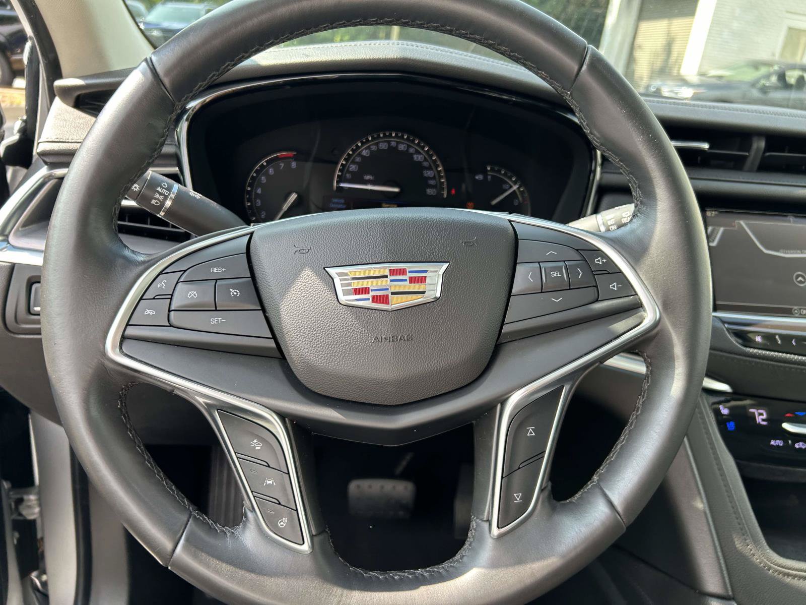 Used 2018 Cadillac XT5 Premium Luxury FWD image 22