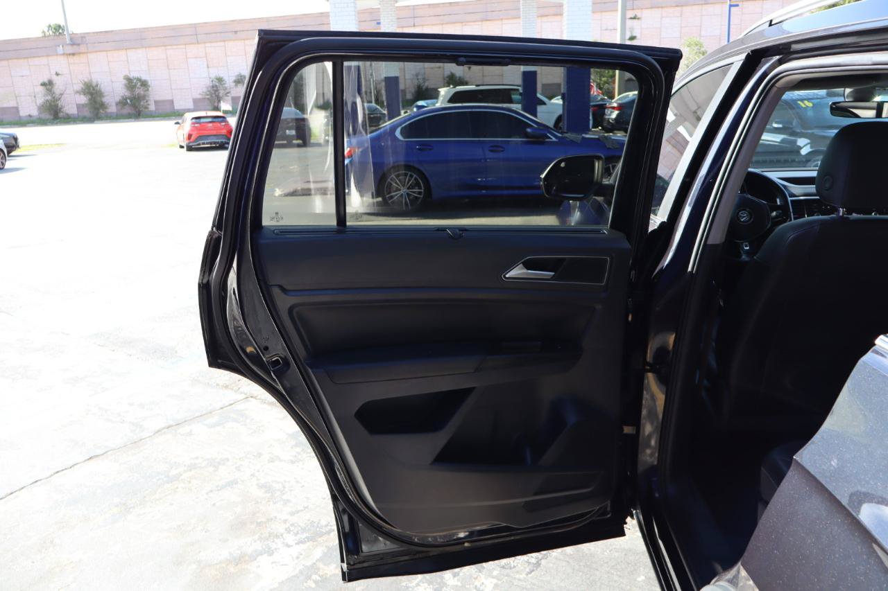 Used 2018 Volkswagen Atlas SEL FWD image 17