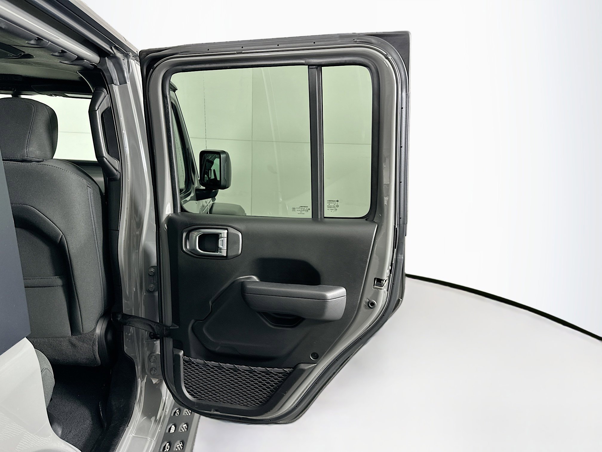 Used 2023 Jeep Wrangler Unlimited w/ Cold Weather Group image 29