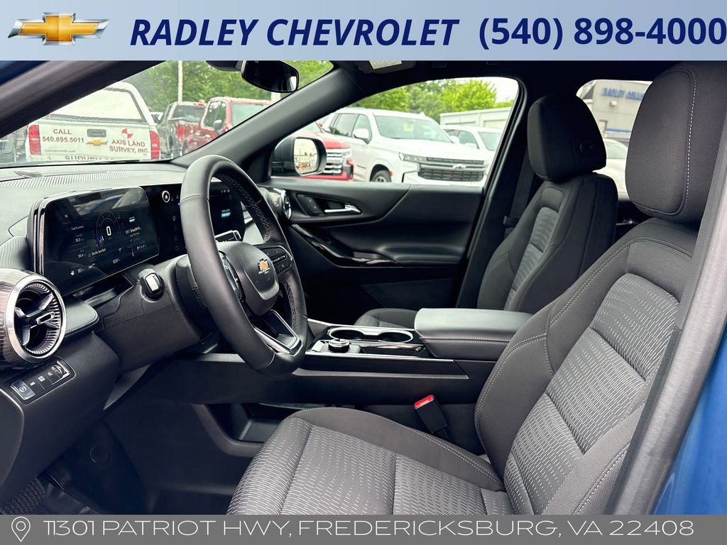 Used 2026 Chevrolet Equinox LT AWD/4WD image 3