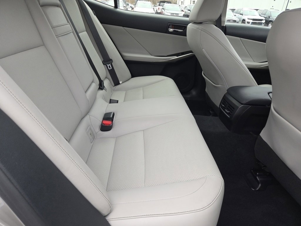 Used 2016 Lexus IS 300 AWD w/ Premium Package image 5