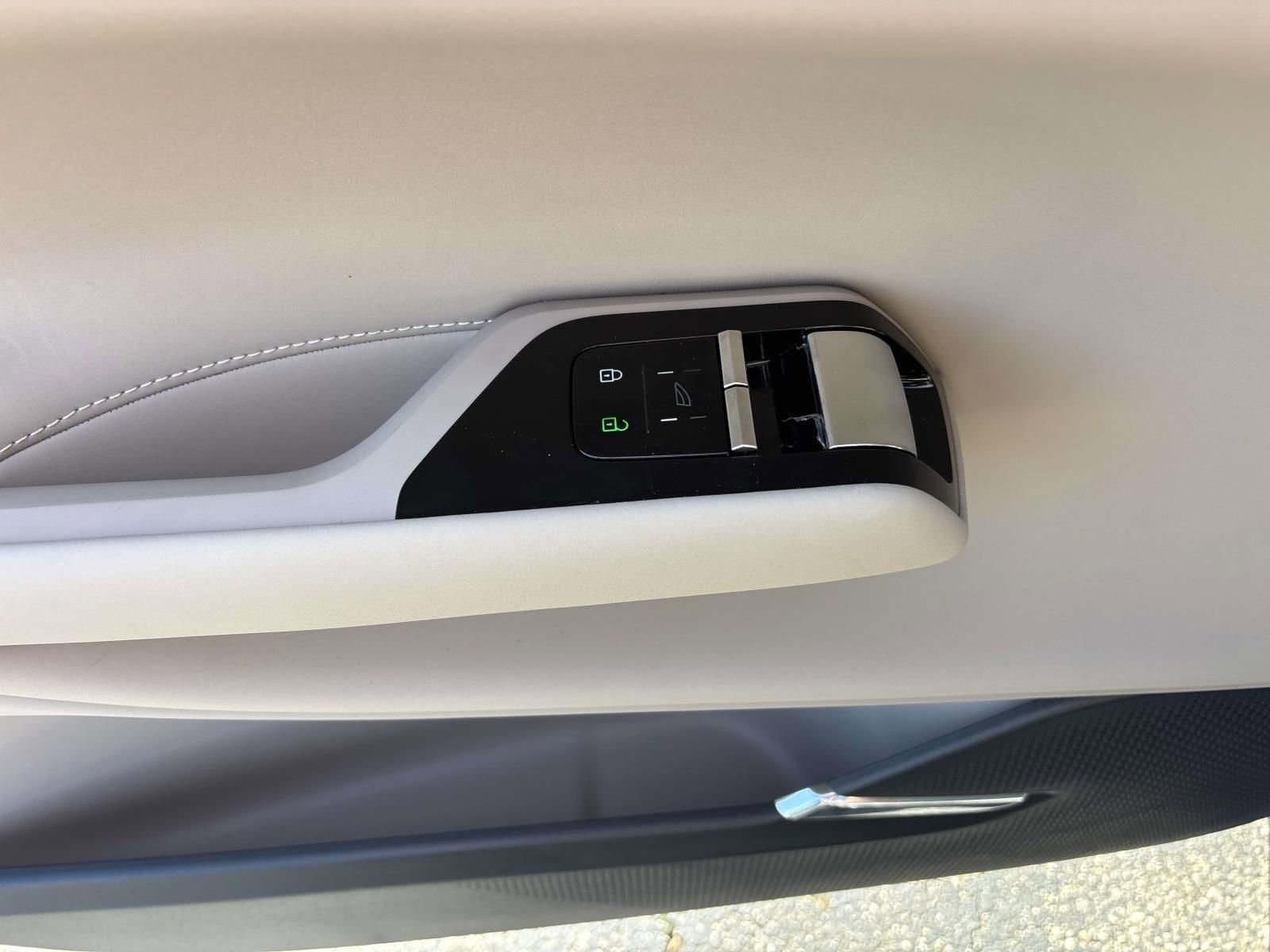 New 2026 Volvo EX90 Ultra image 13