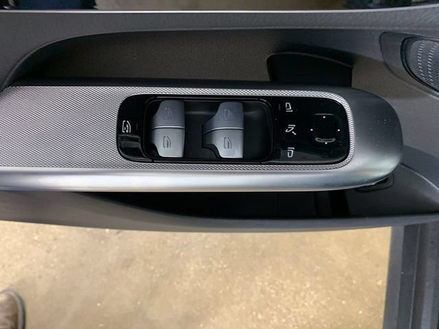 Used 2025 Mercedes-Benz GLC 300 4MATIC image 18