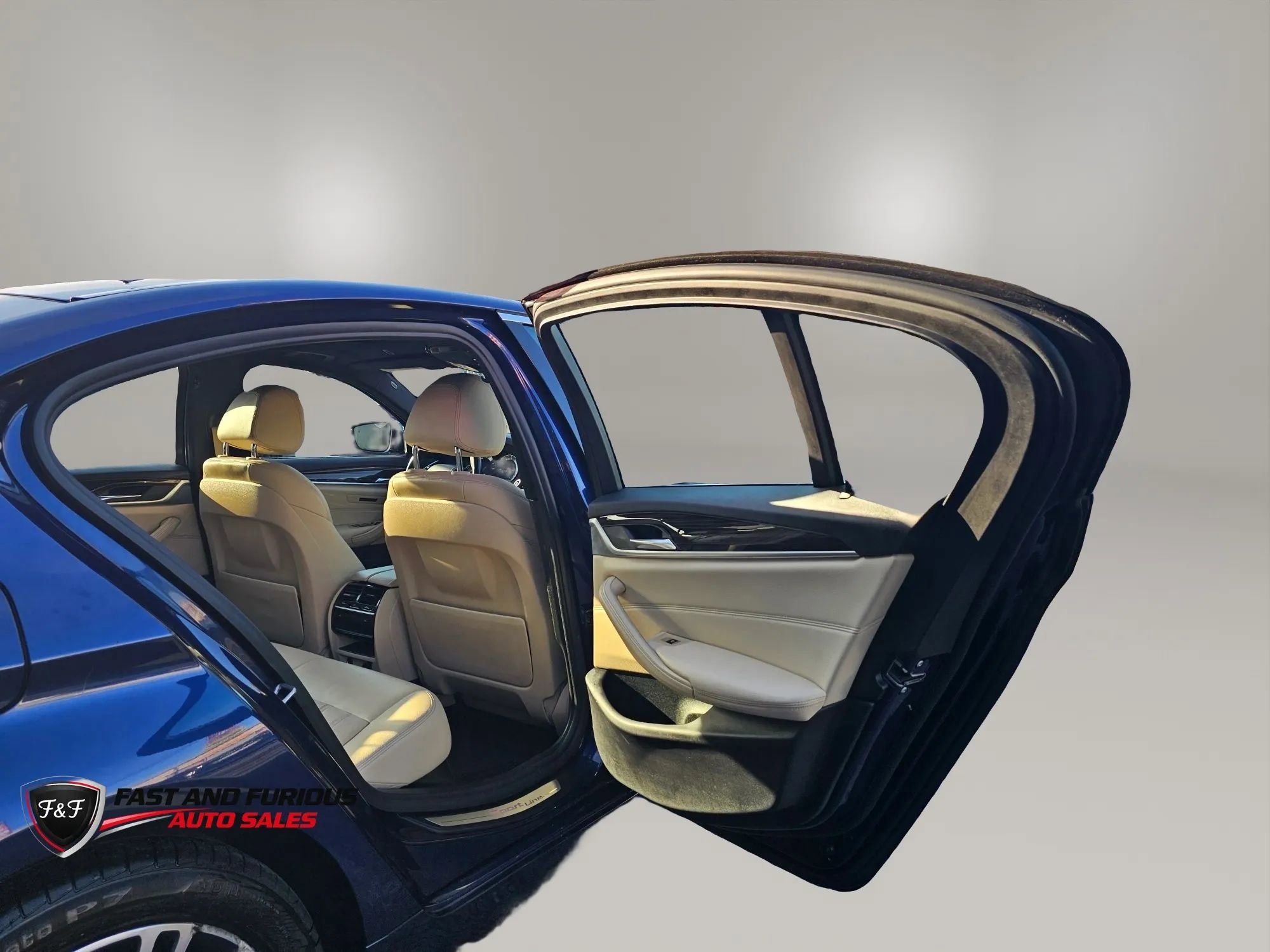 Used 2019 BMW 530i xDrive AWD/4WD image 12