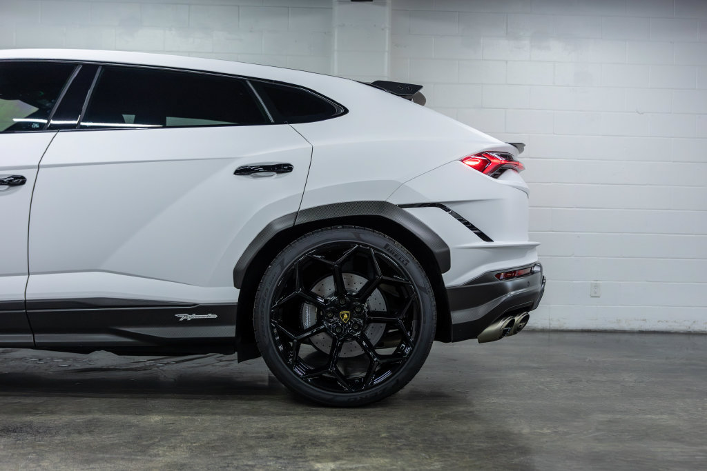 Used 2023 Lamborghini Urus Performante AWD/4WD image 20