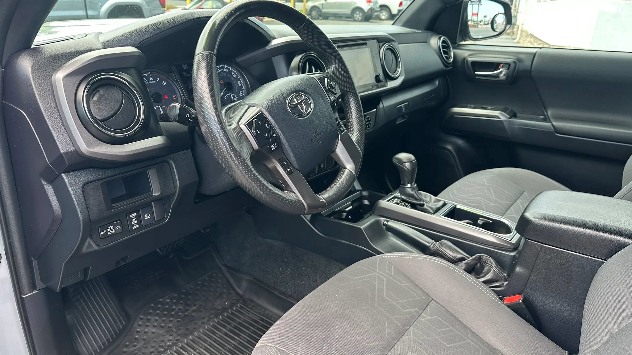 Used 2018 Toyota Tacoma TRD Sport AWD/4WD image 14
