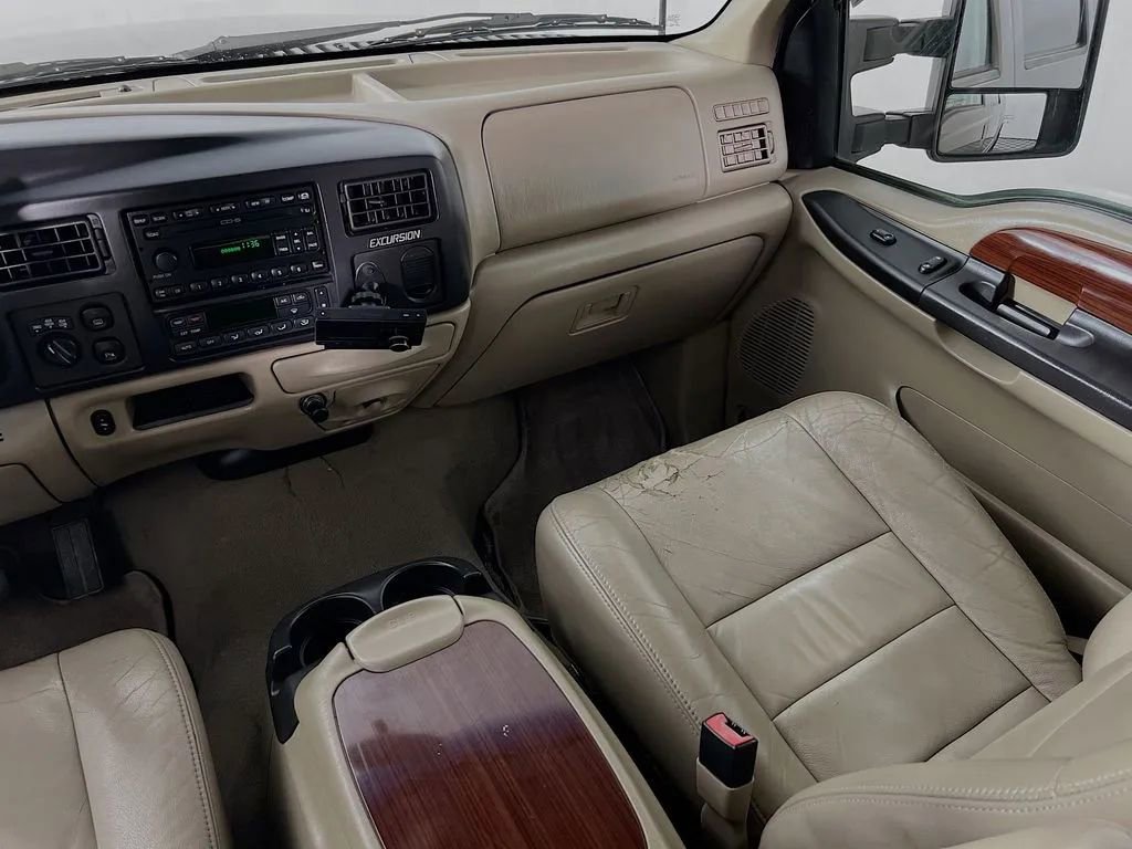 Used 2005 Ford Excursion Limited image 21