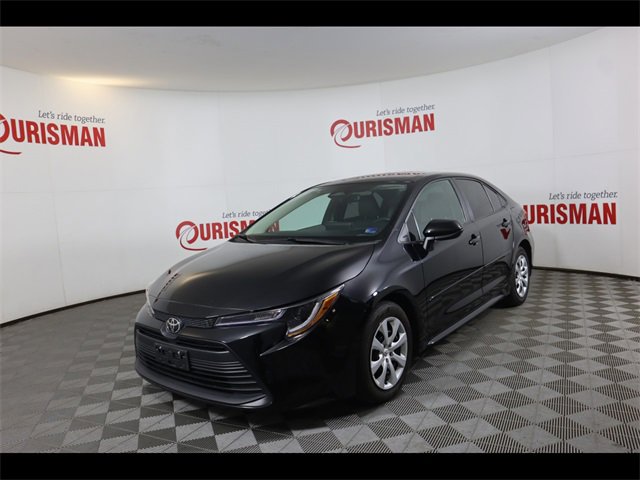 Used 2023 Toyota Corolla LE image 3