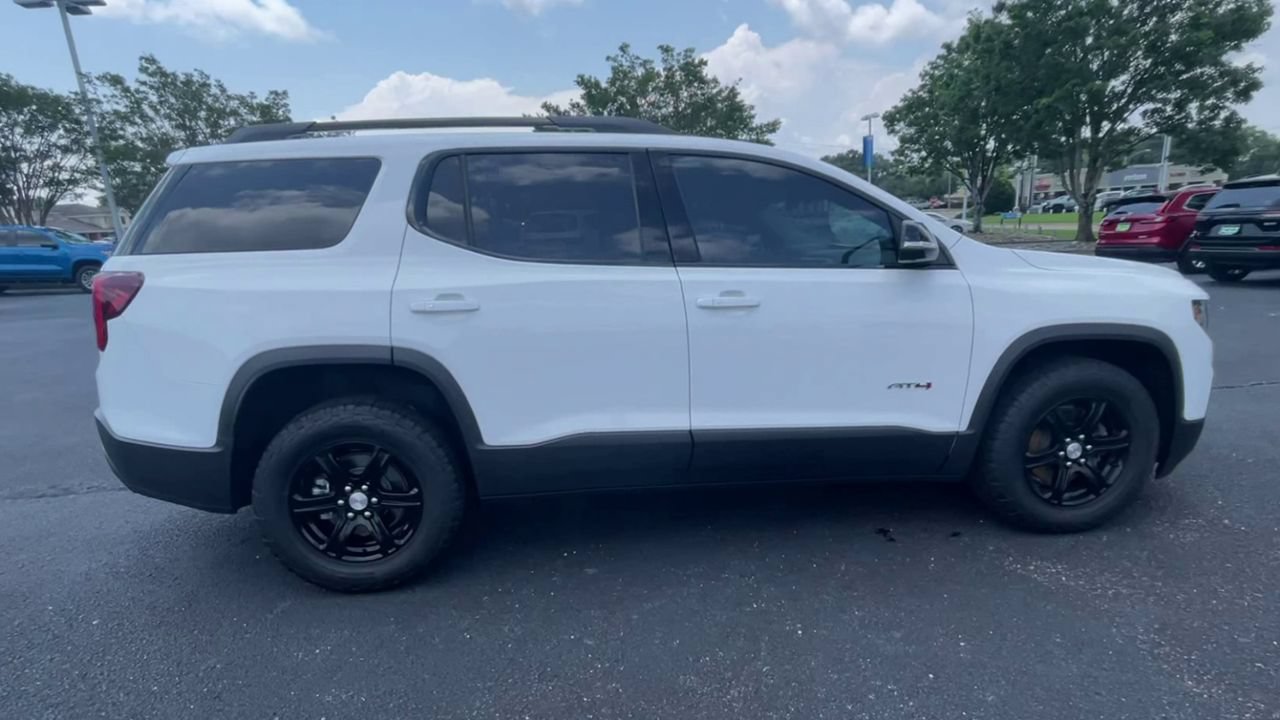 Used 2023 GMC Acadia AT4 w/ Technology Package AWD/4WD image 9