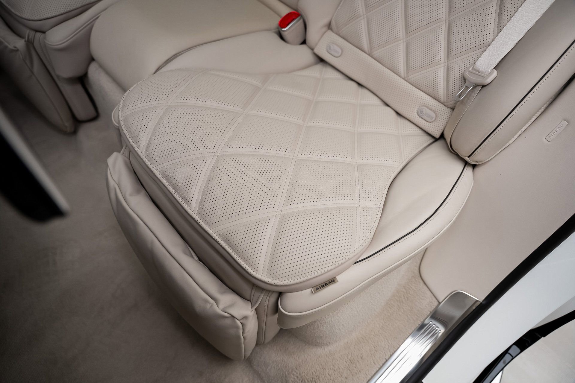 Used 2024 Mercedes-Benz Maybach EQS 680 4MATIC image 68