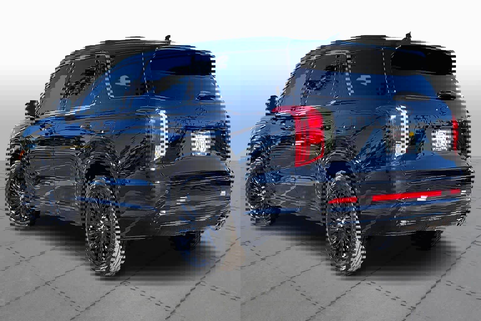 Used 2024 Hyundai Palisade Calligraphy image 12