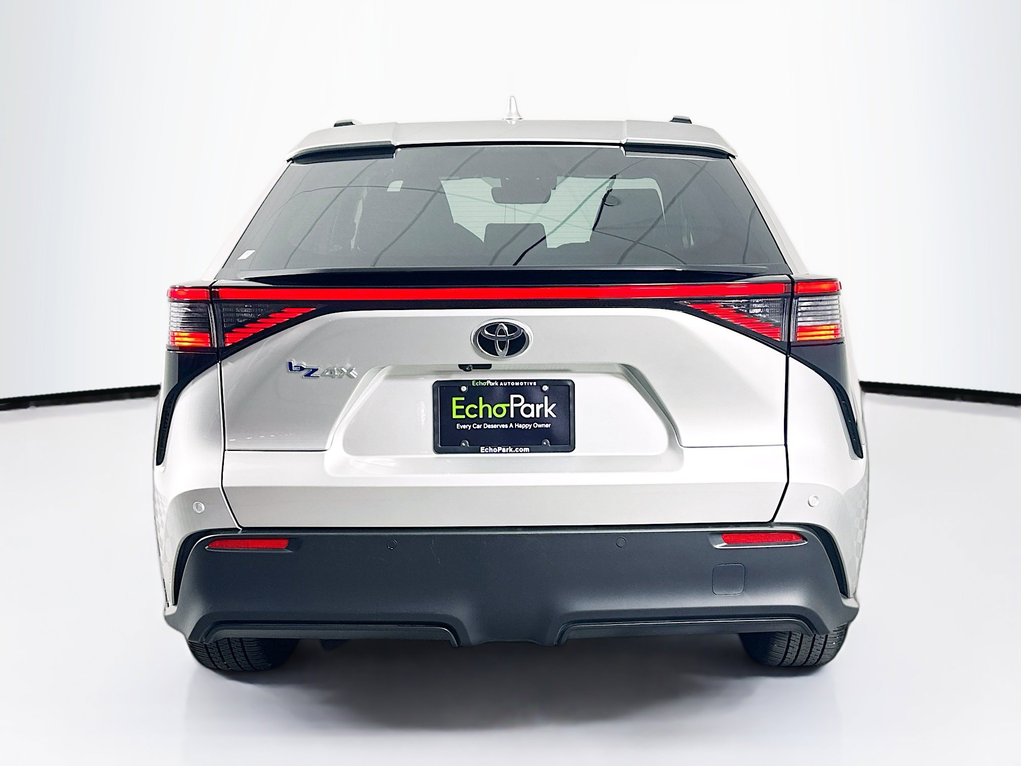 Used 2023 Toyota bZ4X XLE w/ Weather Package FWD image 7