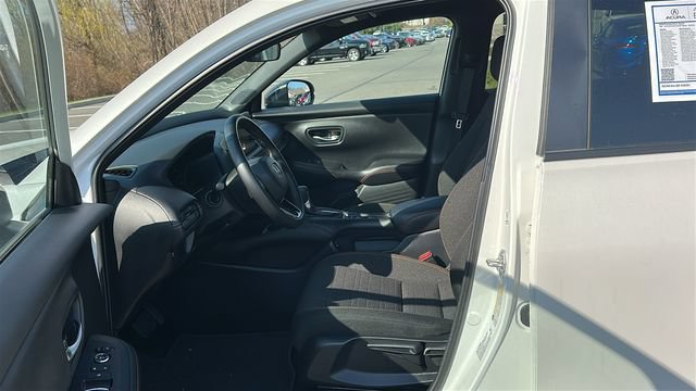 Used 2025 Honda HR-V Sport image 9