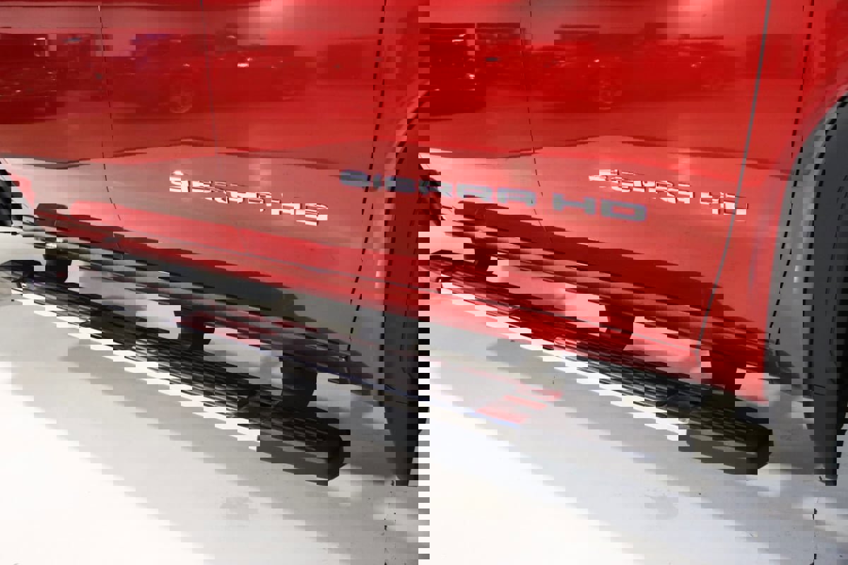 Used 2025 GMC Sierra 3500 SLT w/ SLT Premium Package image 8