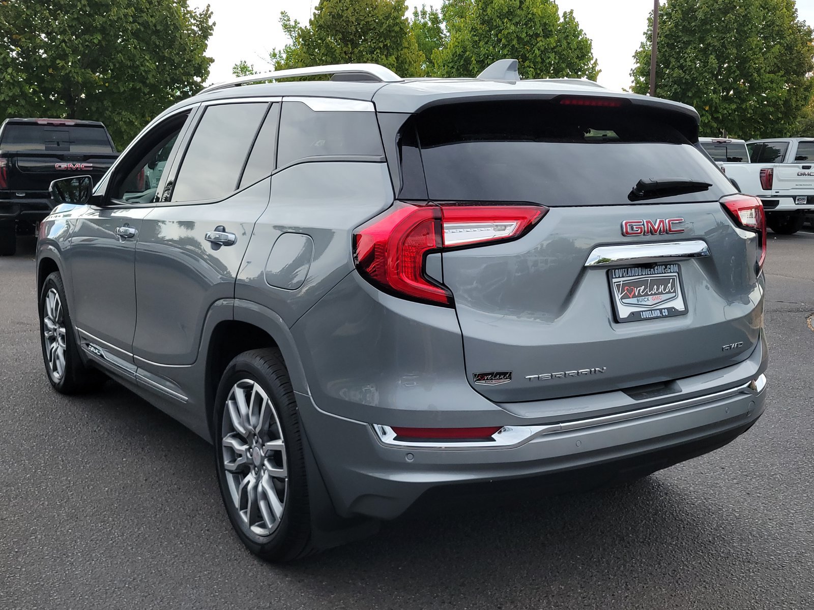 Used 2024 GMC Terrain Denali w/ Denali Premium Package AWD/4WD image 5