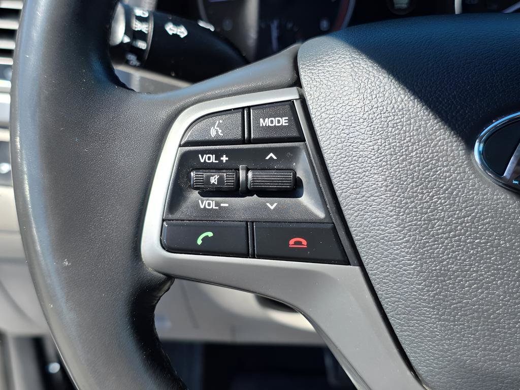 Used 2017 Hyundai Elantra Limited w/ Limited Tech Package 04 image 25