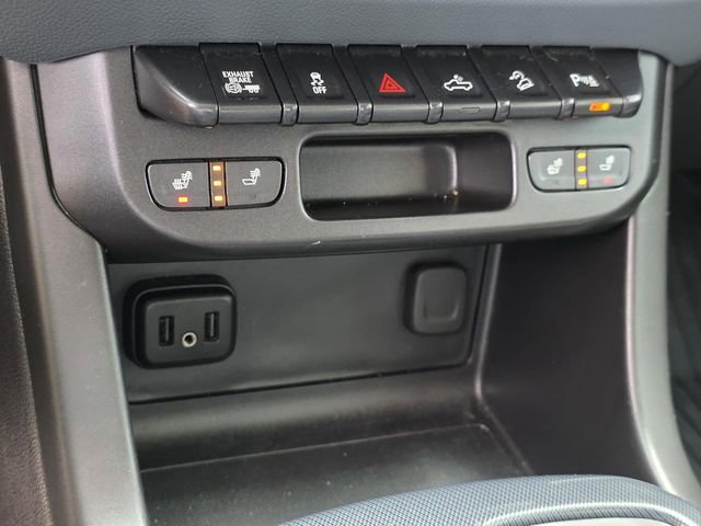 Used 2020 Chevrolet Colorado Z71 w/ Z71 Midnight Edition image 18