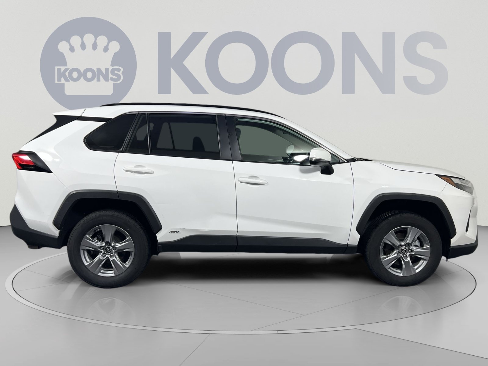 Used 2025 Toyota RAV4 XLE AWD/4WD image 8