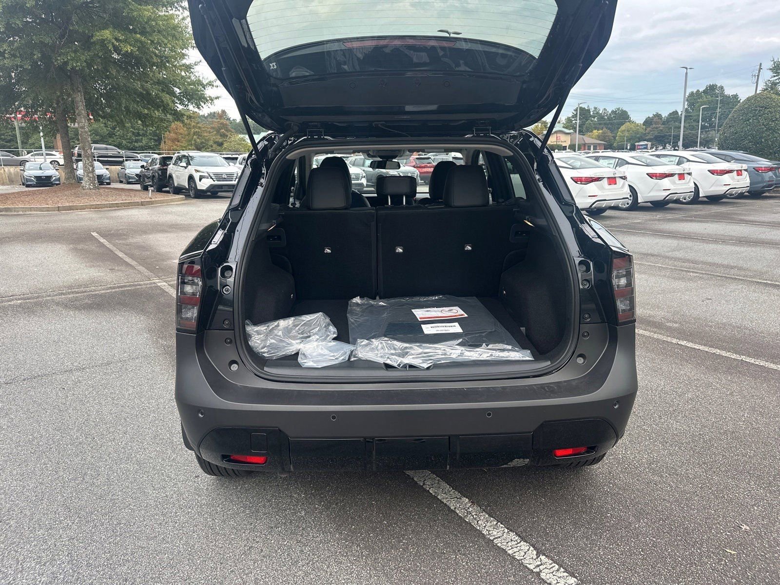 New 2026 Nissan Kicks SR image 18