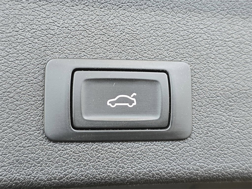 Used 2017 Audi Q5 2.0T Premium Plus w/ Technology Package image 30