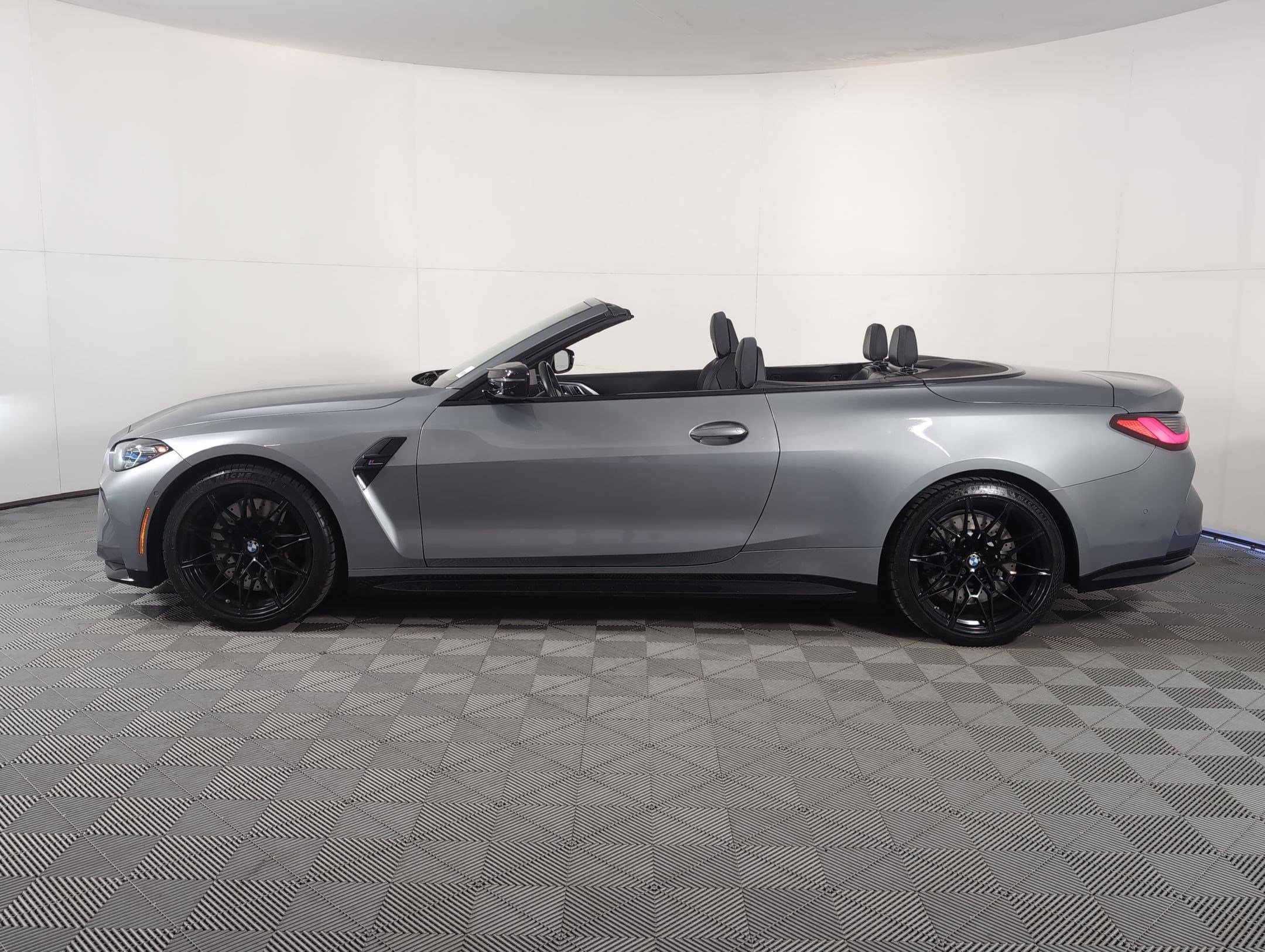 Used 2024 BMW M4 xDrive Competition video 2