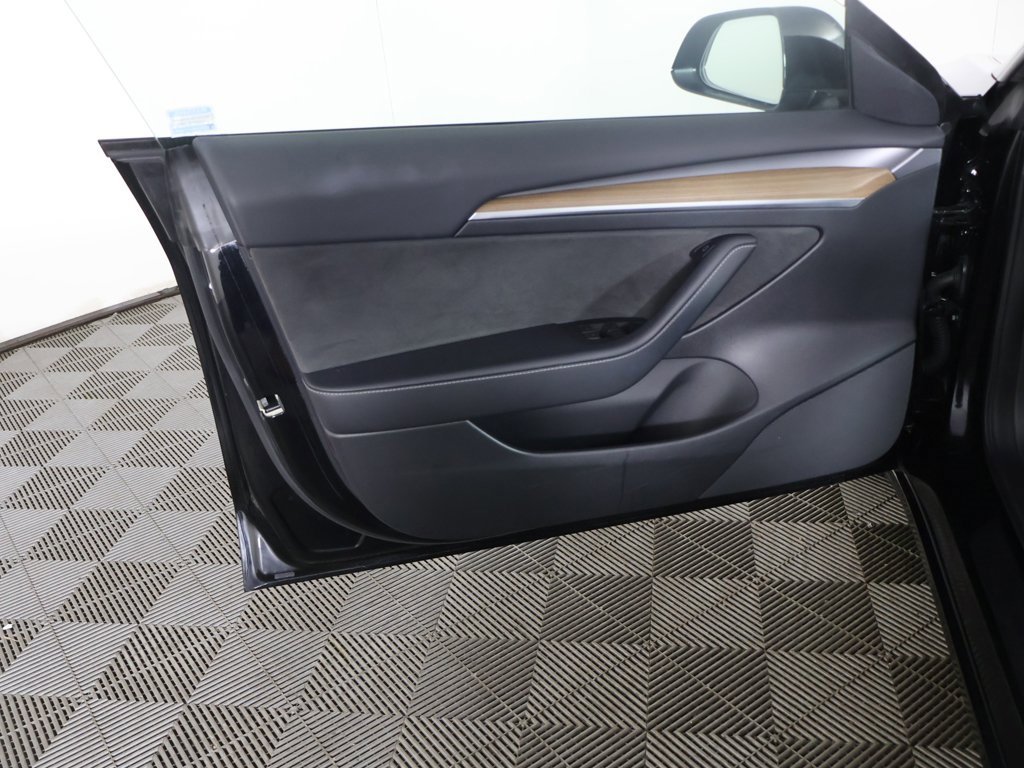 Used 2023 Tesla Model 3 Standard Range image 22