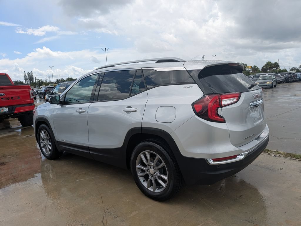 Used 2022 GMC Terrain SLT w/ Infotainment Package II FWD image 7